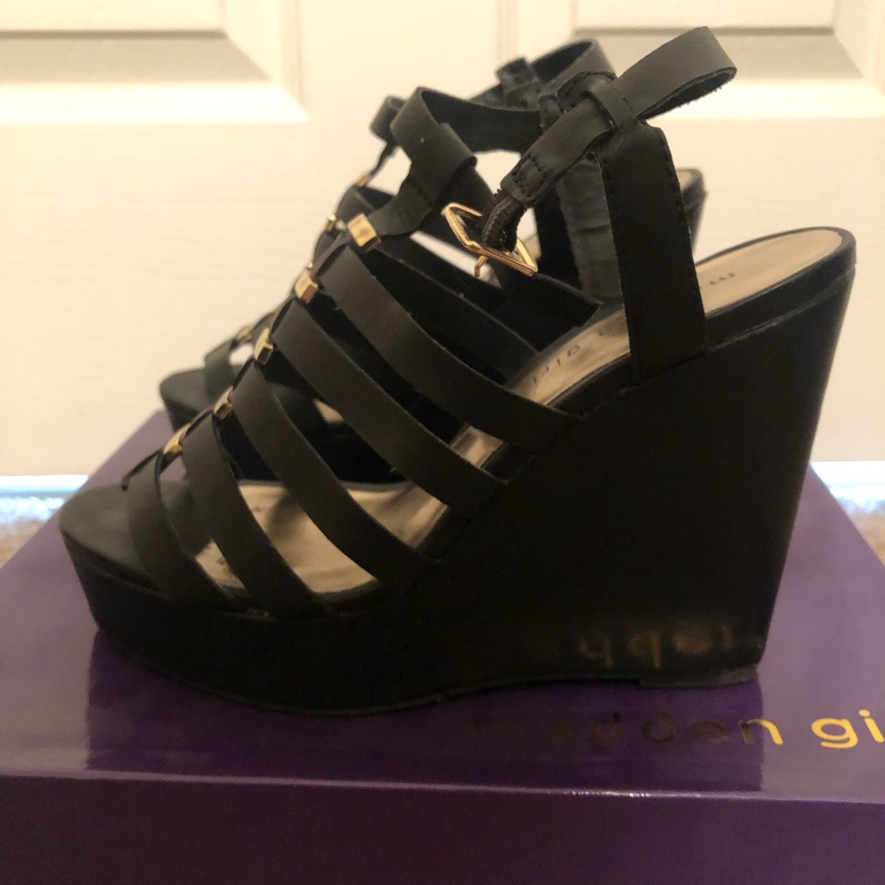 Madden Girl Wedges